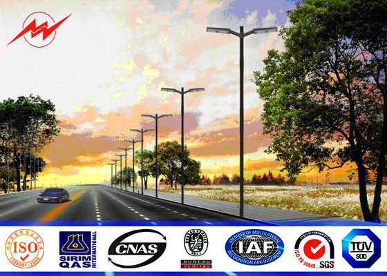 จุ่มร้อนสังกะสีเสาไฟถนนกลางแจ้ง 5 ม. ถึง 8 เมตรพร้อมแขนโค้งคู่