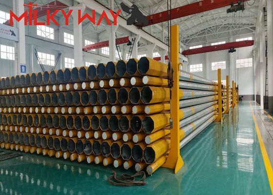 ภาระการออกแบบที่สามารถปรับแต่งได้ 300-1000kg 33kv สแตนเลส พลังงานสแตนเลส พร้อมอุปกรณ์เสริมแขนข้ามสําหรับการใช้งานต่าง ๆ