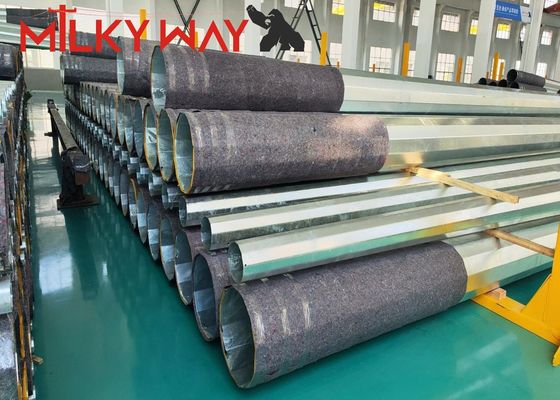 14M สแตนเลส Utility Pole สําหรับ 110KV การสื่อสารปลายด้วย Bitumen Coating และการออกแบบอายุการใช้งานยาว