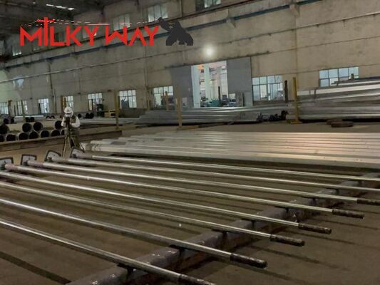 เสาไฟถนนบานพับกลางบานพับแปดเหลี่ยมชุบสังกะสีแบบจุ่มร้อน 12 ม