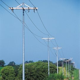 2.75 * 127 * 248 * 10670mm Gr, 345 Mpa HDG เสาพลังงานเหล็ก Monopoles ด้วย AWS D1.1