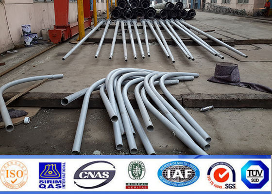 Hot Dip Galvanized Double Arm Q345 เสาเหล็กสำหรับไฟถนน